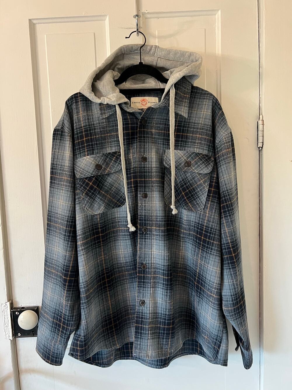 Free Planet relaxed fit mens XL shacket hoodie flannel plaid blue button up